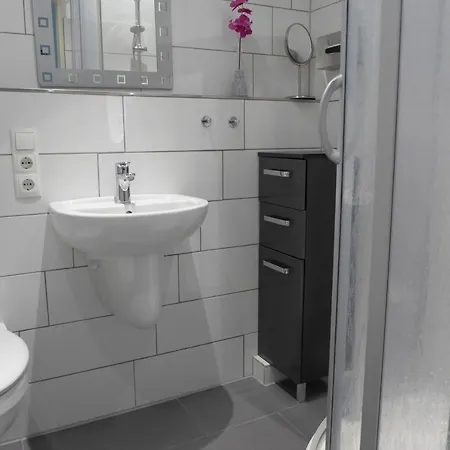 Tief 12 Seepferdchen Mit Internet 24 Apartment *