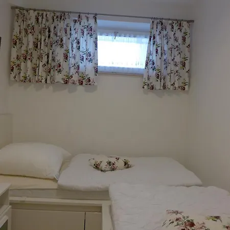 Tief 12 Seepferdchen Mit Internet 24 * Schillig